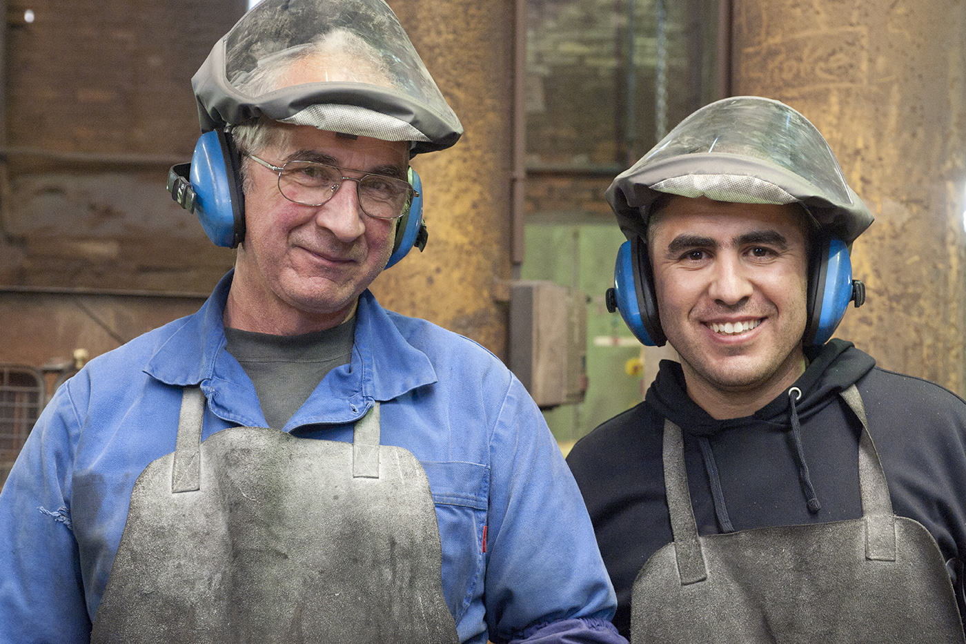 2 hommes qui travaillent
